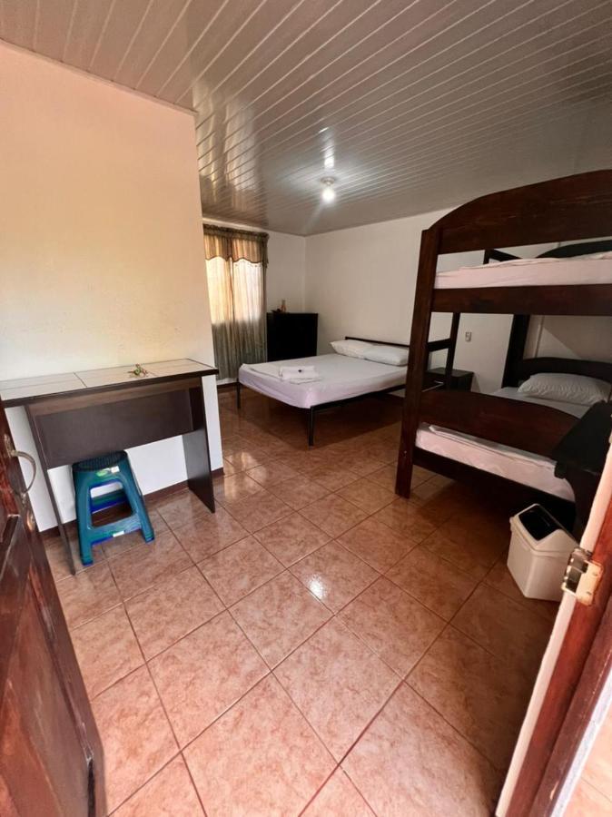 Cabinas Playa Bandera Bed & Breakfast Parrita Luaran gambar