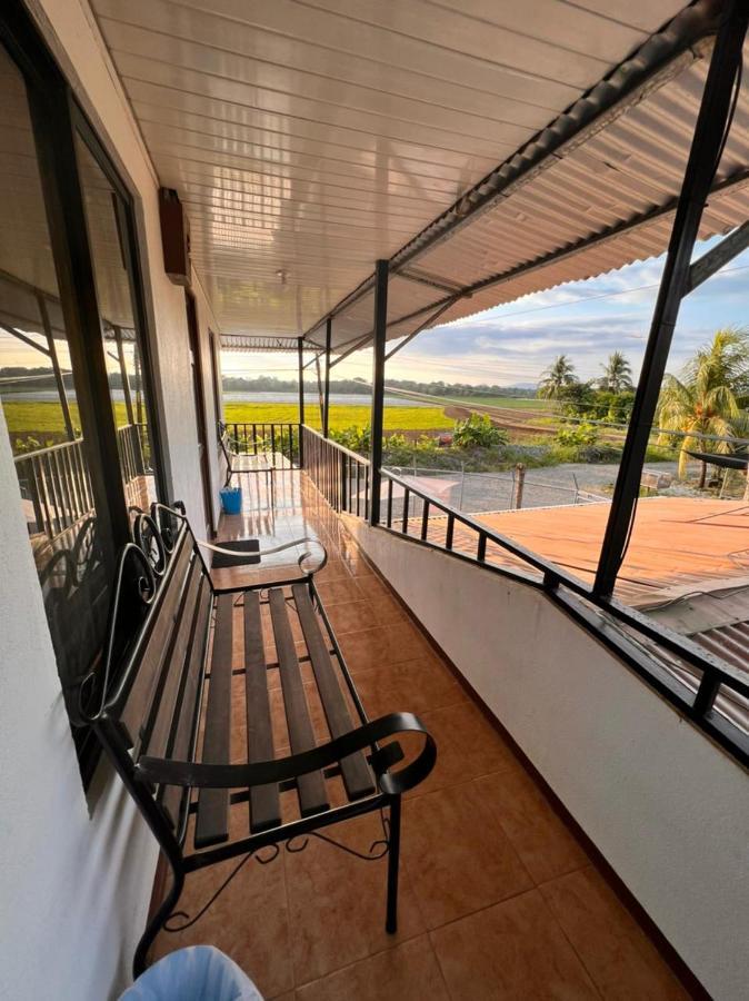 Cabinas Playa Bandera Bed & Breakfast Parrita Luaran gambar