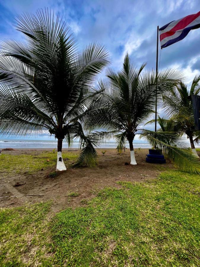 Cabinas Playa Bandera Bed & Breakfast Parrita Luaran gambar