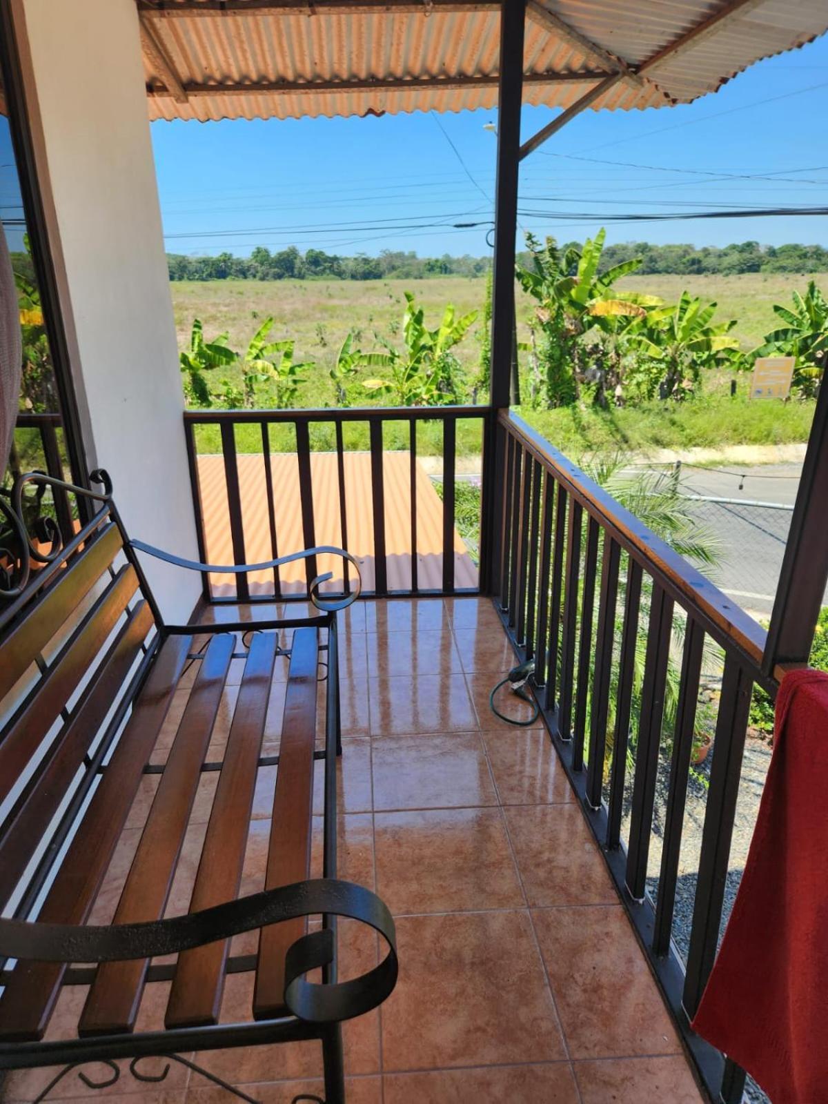 Cabinas Playa Bandera Bed & Breakfast Parrita Luaran gambar